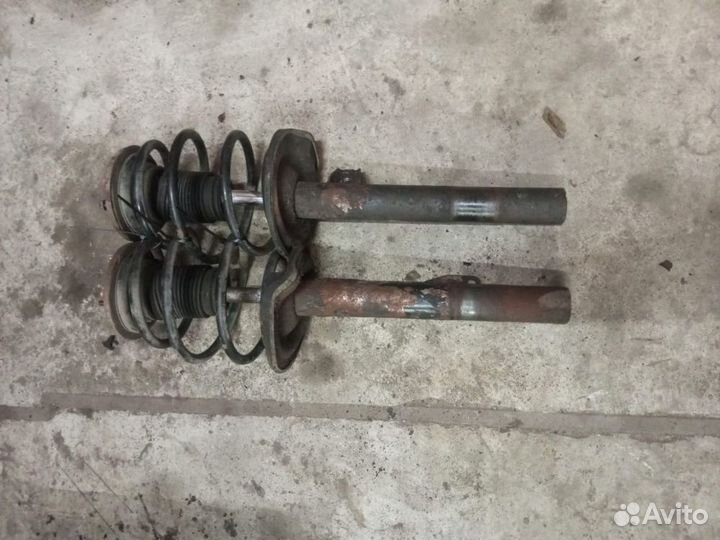 Стойки в сборе перед BMW 7, e38
