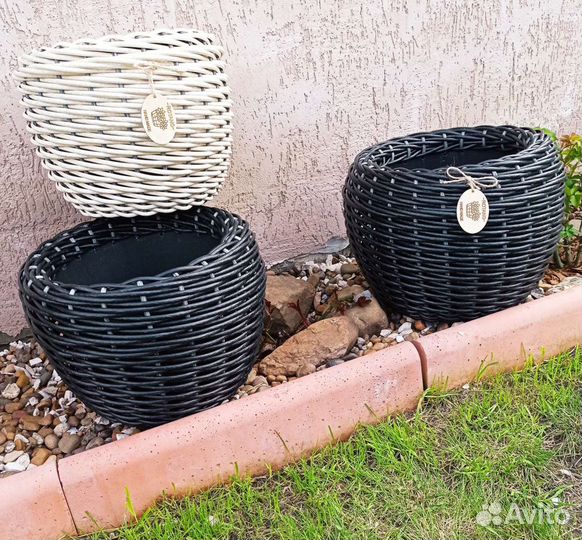 Кашпо напольное из ротанга