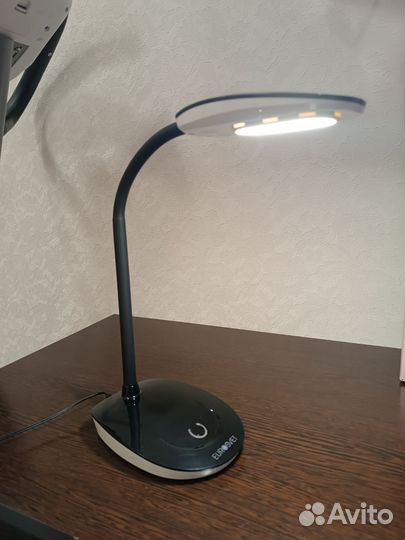 Лампа настольная