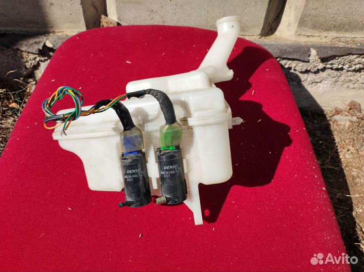 Насос омывателя Nissan Moco