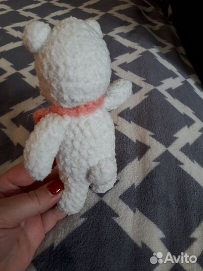 Плюшевый медведь вязаный