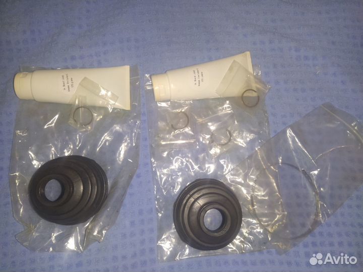 Комплект пыльников шрус 044270K020