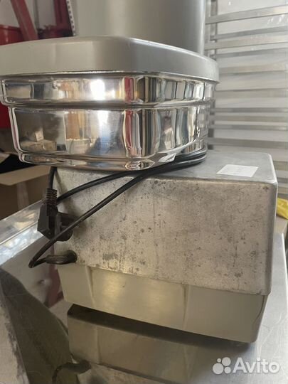 Овощерезка Robot Coupe CL30 (без дисков)