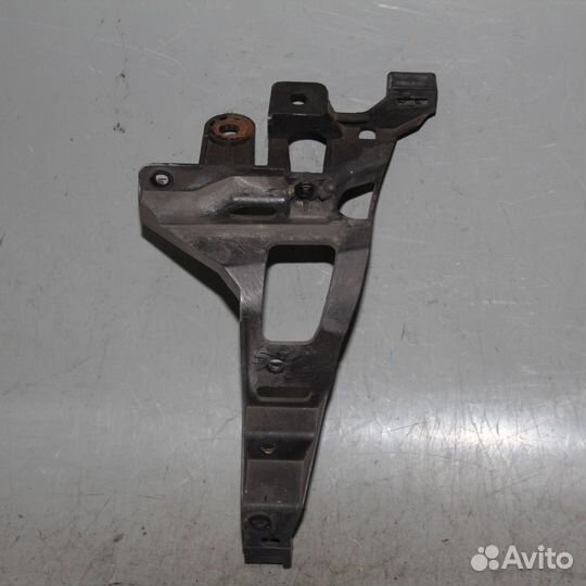 Кронштейн решетки радиатора левый honda Civic 5D