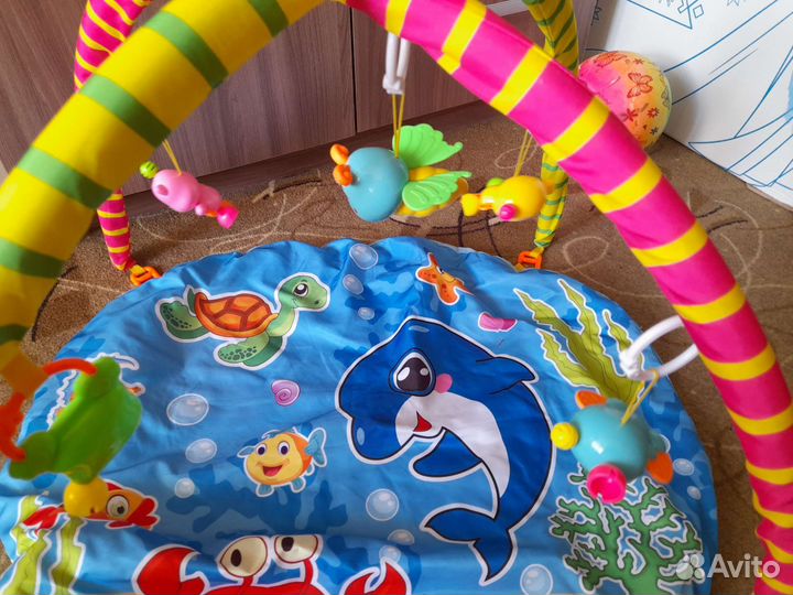 Развивающий коврик для малыша