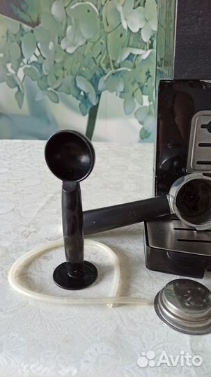 Кофеварка рожковая Redmond RCM-1512