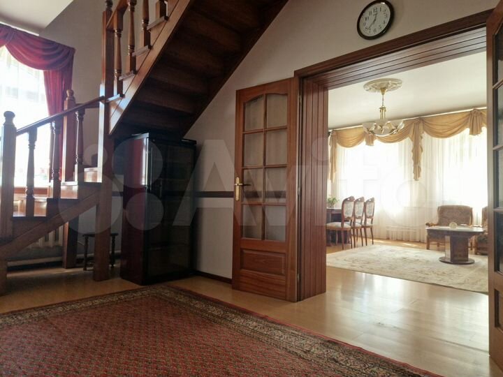 Дом 300 м² на участке 12 сот.