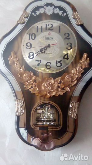 Швейная машинка janome,часы настенные,картина