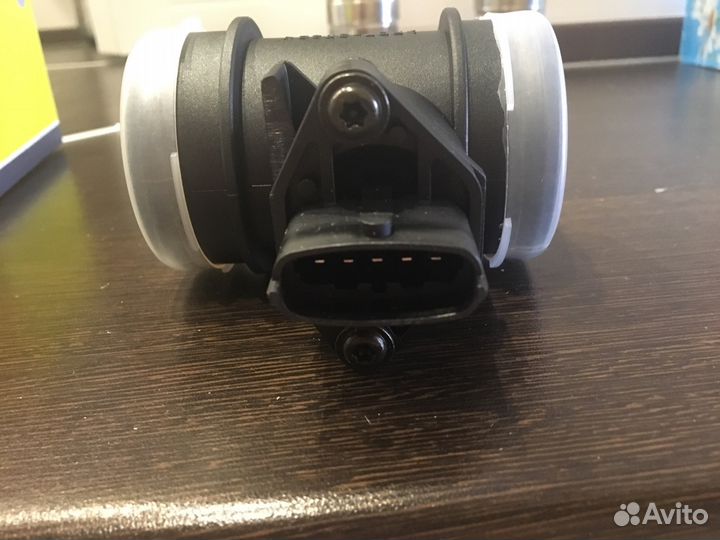 Датчик расхода воздуха Opel Corsa