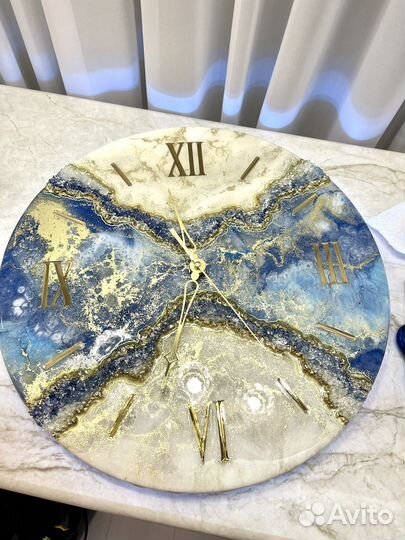 Часы настенные из эпоксидной смолы