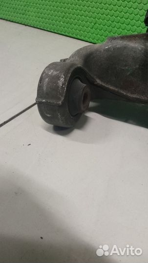 Кулак / цапфа задний правый Acura Mdx YD2 J37A1