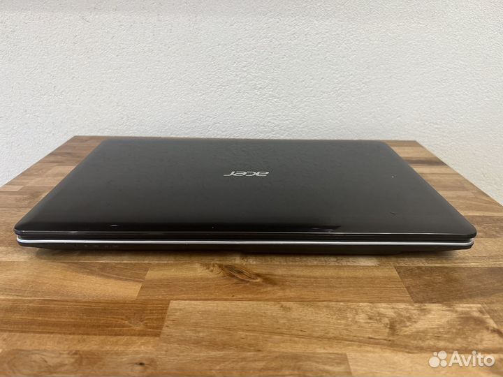 Быстрый идеальный Acer 6Gb SSD+500Gb держит 4 часа