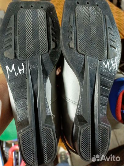 Лыжные ботинки, лыжи