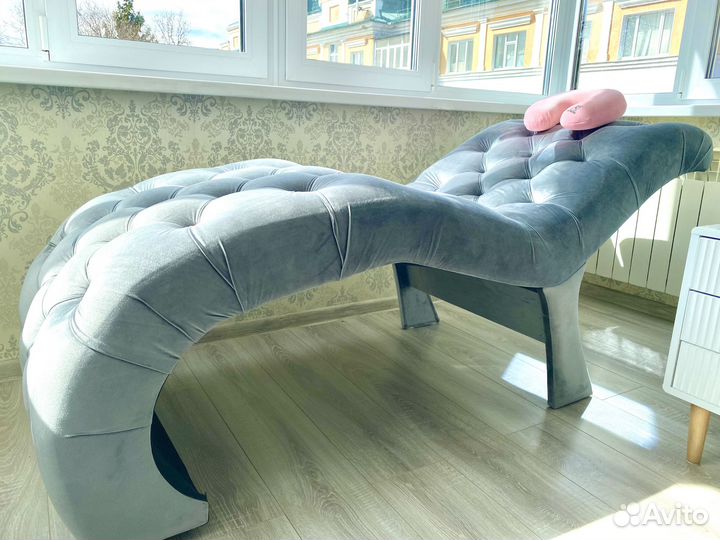 Анатомическая кушетка для наращивания ресниц