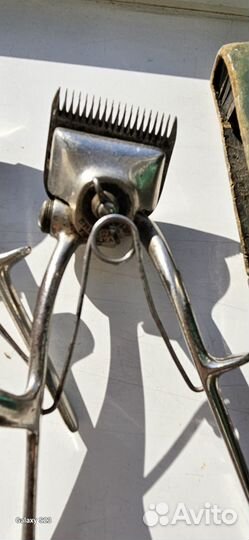 Винтажные парикмахерские инструменты