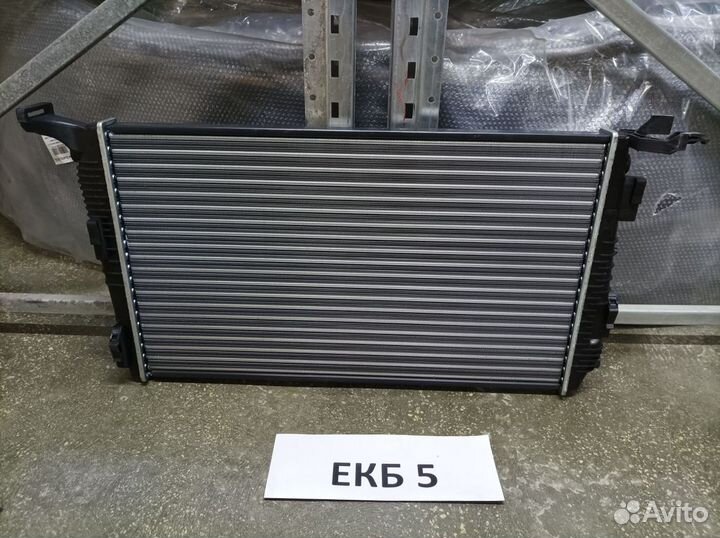 Радиатор МКПП дизель Renault Duster 1