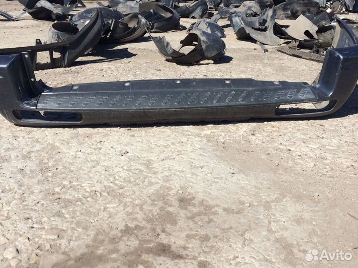 Задний бампер Mitsubishi Pajero 3 (2000-2006)