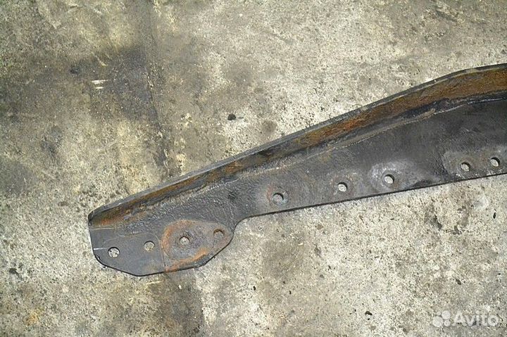 Уголок сцепного устройства (седла), правый MAN TGX