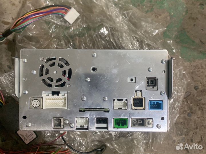 Продам магнитолу Clarion 308sdcw