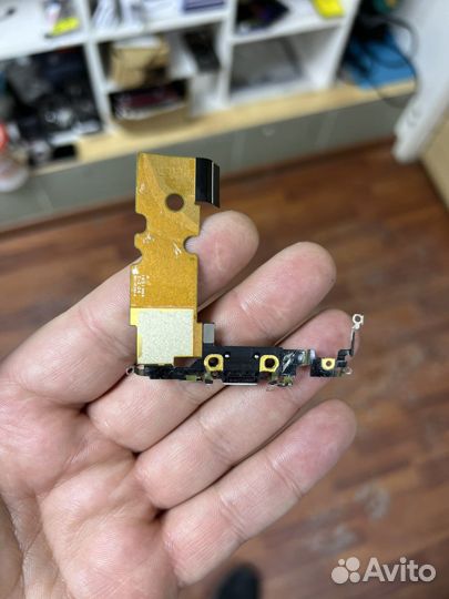 Шлейф зарядки iPhone 8