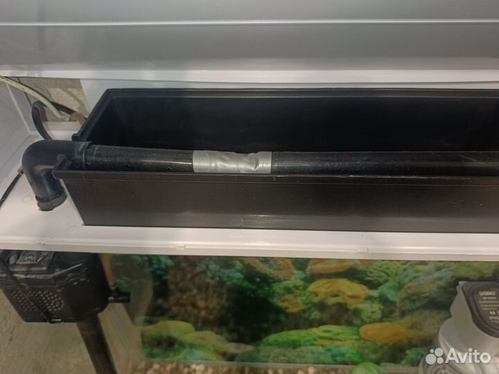 Аквариум с декором + пакет корма для рыб