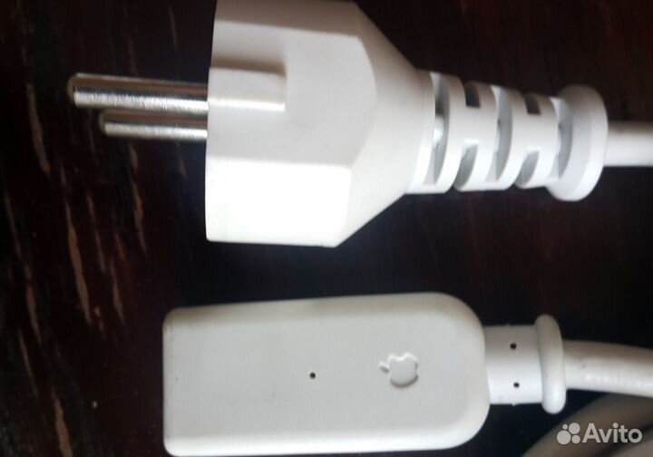 Кабель 220 на компьютер Apple iMac