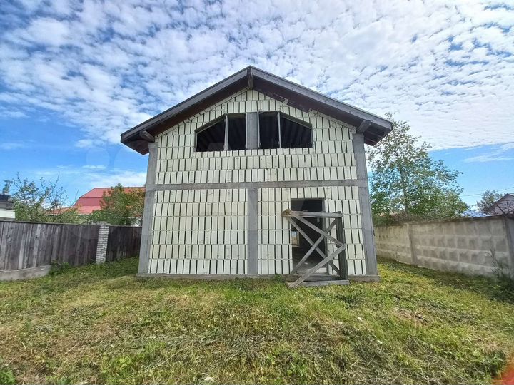 Дом 196 м² на участке 3 сот.