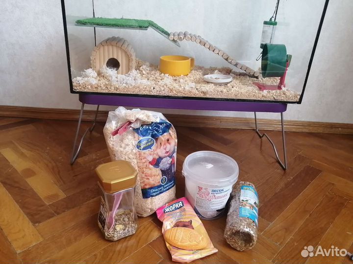 Аквариум, домик для хомячка, домашних питомцев