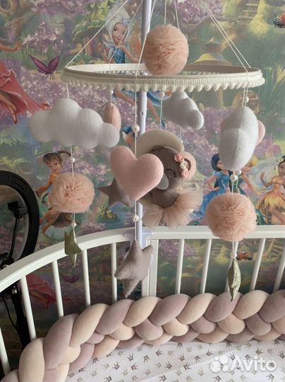 Музыкальный мобиль на кроватку