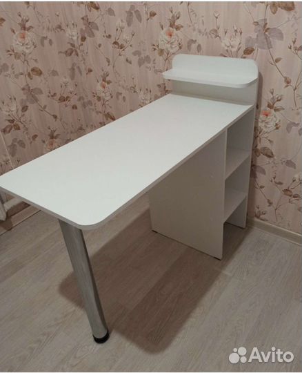 Маникюрный стол складной