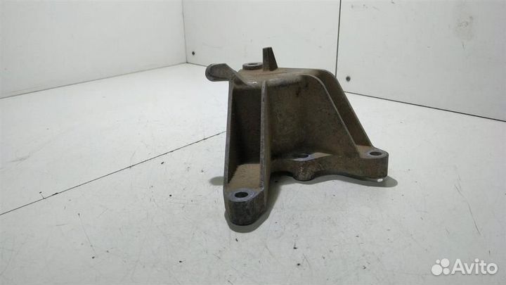 Кронштейн двигателя Opel Insignia