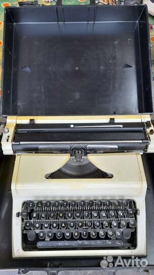 Печатная машинка Любава