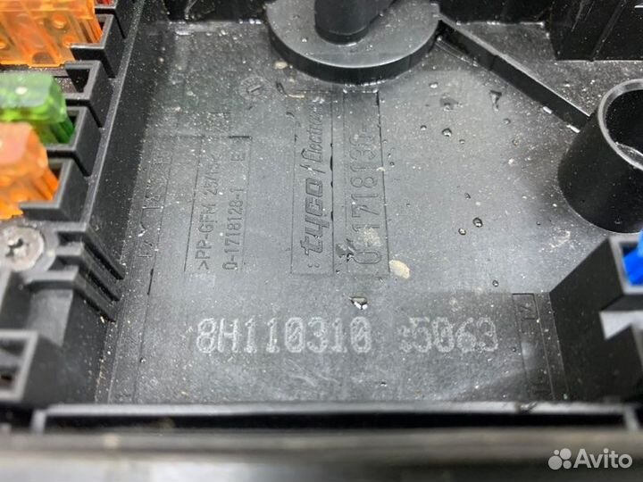 Блок предохранителей Volkswagen Caddy фургон BLS