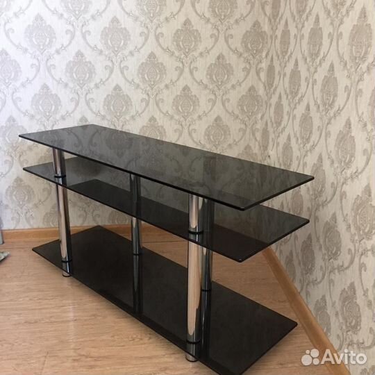 Стеклянный столик