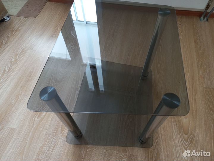 Столик под теле-видео аппаратуру