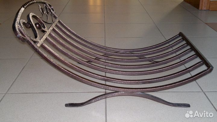 Декоративная кованная подставка для дров