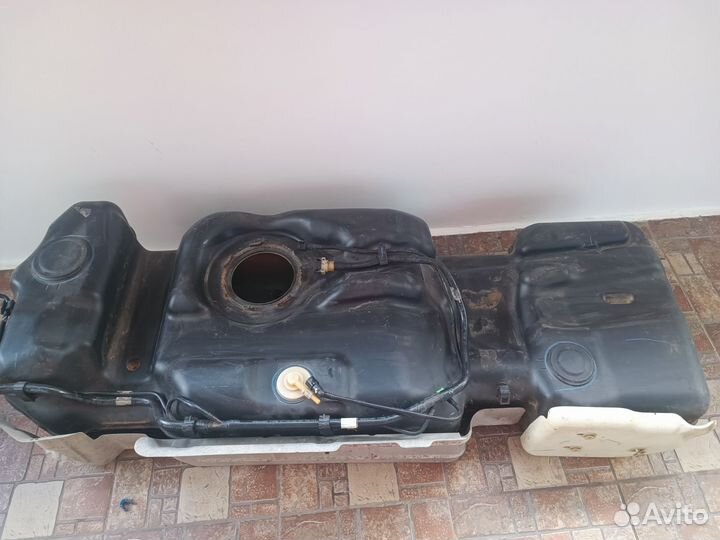 Топливный бак Cadillac Escalade Tahoe3