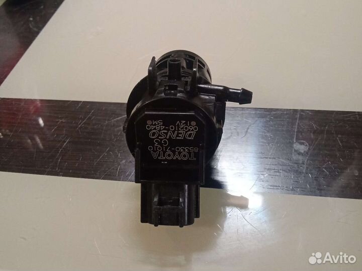 Моторчик стеклоочистителя Toyota RAV4