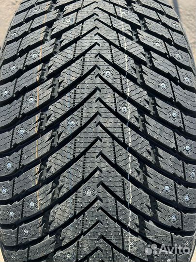 Grenlander Icedefensor Stud II 225/55 R18 131H