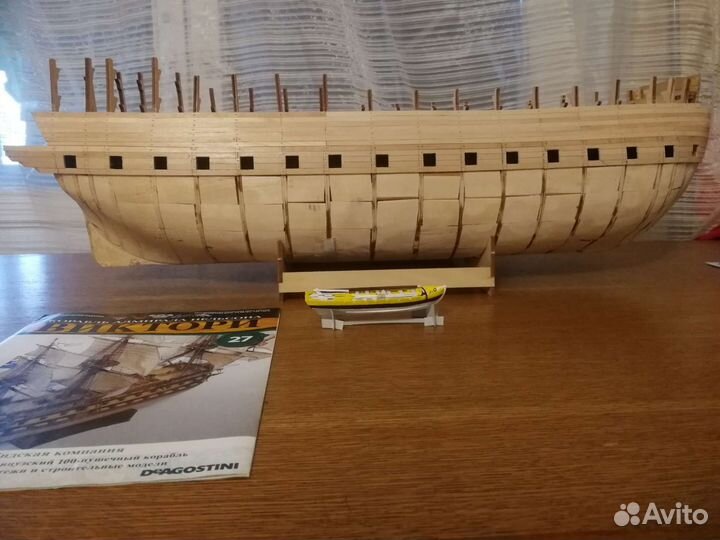 Модель корабля Адмирала Нельсона HMS