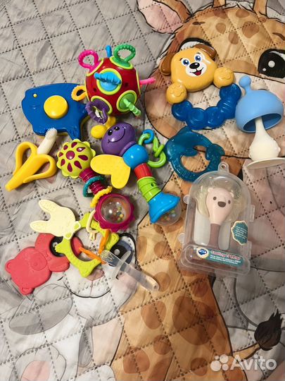 Игрушки для малыша с рождения