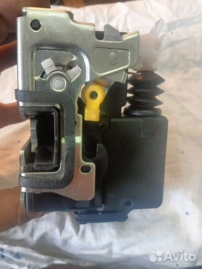 Замок водительской двери Рено Логан