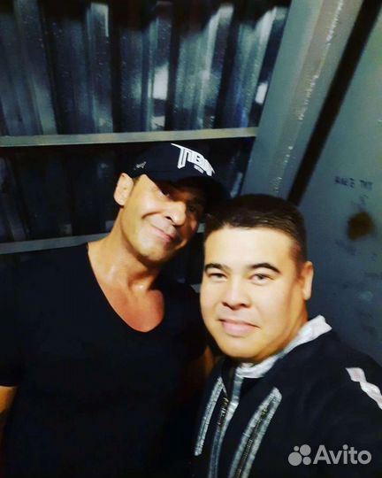 Баянист, аккордеонист-певец,музыкант