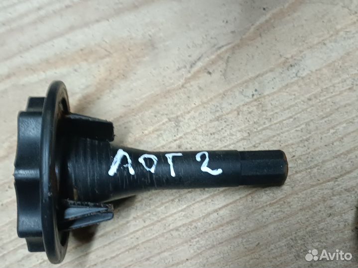 Болт запаски Renault Logan 2