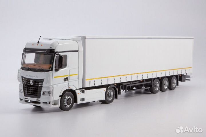 Камаз-54901 с полуприцепом нефаз-93341 1:43 - SSM