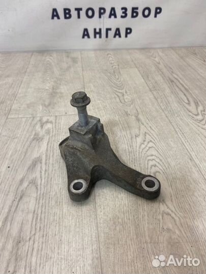 Кронштейн опры МКПП Ford Kuga DR txda 2011