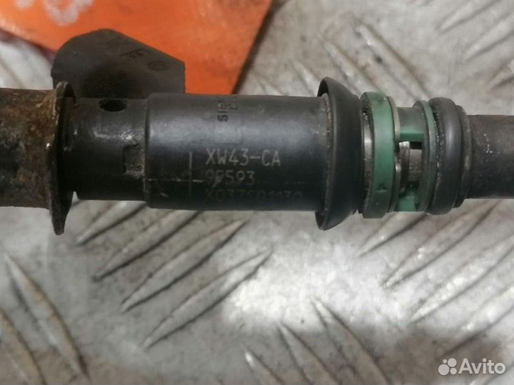 Форсунка двигателя Jaguar S-type 1999 2008