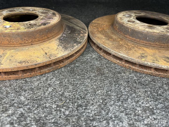 Тормозные диски Honda Freed передние