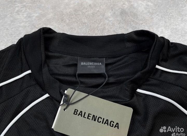 Футболка balenciaga