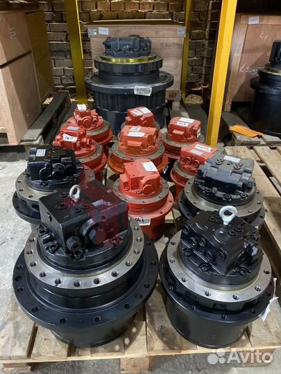 Бортовой редуктор Hitachi ZX350K